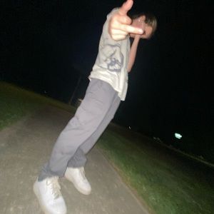 Meet your Posher, Troy